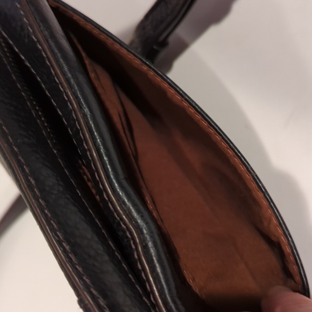 Fossil Gemma Pebbled Leather Crossbody Camera Bag In Black - Picture 7 of 14